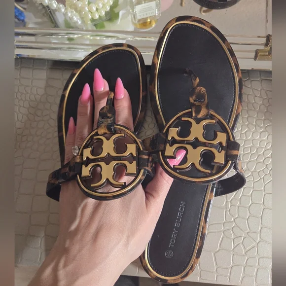 Tory Burch Tortoise Print Miller with Gold Metal Accents Sandals Size 8 - Picture 10 of 10